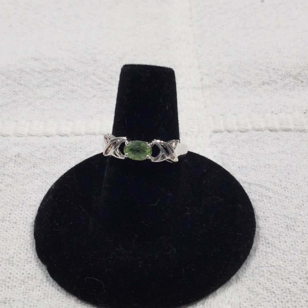 Sterling Silver Celtic Knot Peridot Ring